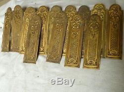 13 anciennes plaques de propretés en laiton pour porte style Louis XV chateau