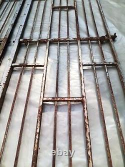 151 x 45 cm Paire d'anciennes grilles décoratives art deco, en metal