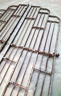 151 x 45 cm Paire d'anciennes grilles décoratives art deco, en metal
