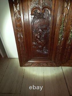 2 ancien panneaux porte de buffet bois sculpté décoration personnages romantique