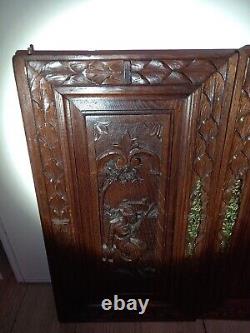 2 ancien panneaux porte de buffet bois sculpté décoration personnages romantique