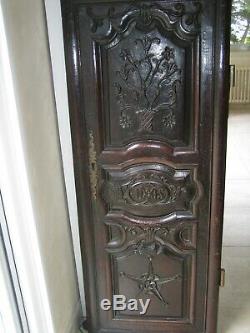 2 portes très sculptées d' armoire authentique Louis XIV