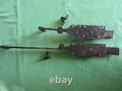 2 targettes ouvragées fer forgé longues 28 & 49,5 cm porte double placard ancien