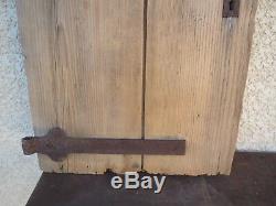 Adorable petite porte ancienne bois sapin chalet niche deco vintage france