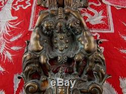 Ancien gros heurtoir anneau de porte decor angelots bacchus bronze epoque XIXe