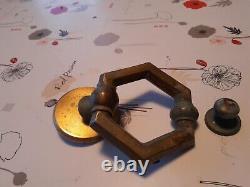 Ancien gros heurtoir de porte poignée de porte à clenche en BRONZE poids 985 g