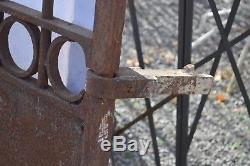 Ancien portail en fer forgé / 2m40 de haut x 146 cms de large