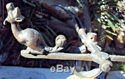 Ancienne Cloche D'entree Extérieur Gargouille En Bronze A Balancier