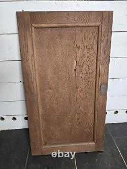 Ancienne Porte En Bois Sculpté En Chêne