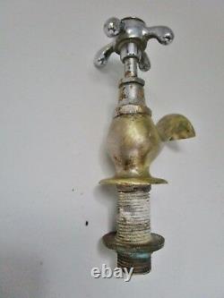 Ancienne paire de robinets-eau froide-en métal chromé et laiton-début XXième