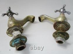 Ancienne paire de robinets-eau froide-en métal chromé et laiton-début XXième