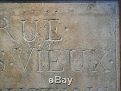 Ancienne plaque de rue parisienne en pierre d'époque XVIIème siècle. 1er arr