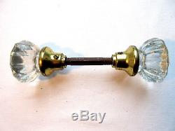 Ancienne poignée de porte XIXème, 2 boules verre à 12 côtes, viroles laiton
