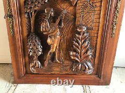 Ancienne porte de buffet Henri 2 en bois noyer décor sculpté relief serenade