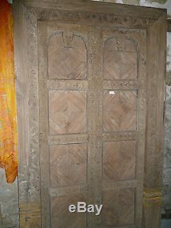 Ancienne porte indienne sculptée