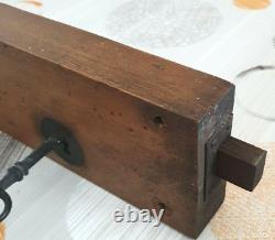 Ancienne serrure XVIII siècle pour portail bois avec clef Objet rare