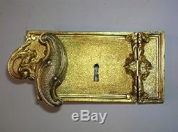 Ancienne serrure bronze doré poignée gache architecture chateau maison maitre ST