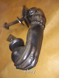 Authentique heurtoir de porte ancien, complet la Main à la pomme