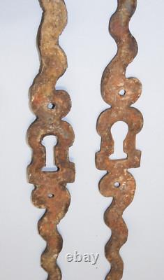 -BELLES ENTREES de SERRURE FER Forgé XVIIIe Têtes de COQ déco Meuble ancien D