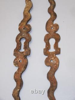 -BELLES ENTREES de SERRURE FER Forgé XVIIIe Têtes de COQ déco Meuble ancien D