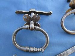 Clenche rosace 2 poignées anneaux fer forgé mentonnet barre 43,3 cm ancien
