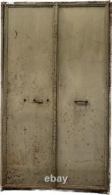 Double portes de chambre forte en fer patiné XX siècle