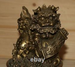 Figurine de lion gardien chinois chien Foo en laiton fait à la main vintage