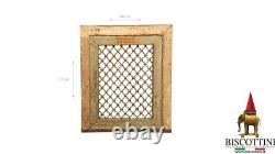 Fouet Grille Antique Fer Forgé Fenêtre Bois Rustique Détail Historique