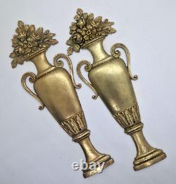 France Paire d'appliques pour meubles en bronze doré L. 25 cm XIX ème
