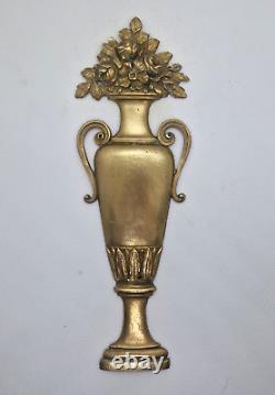 France Paire d'appliques pour meubles en bronze doré L. 25 cm XIX ème