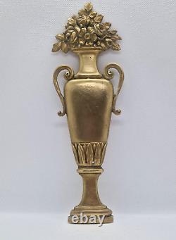 France Paire d'appliques pour meubles en bronze doré L. 25 cm XIX ème