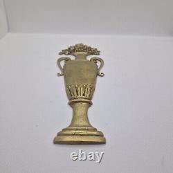 France Paire d'appliques pour meubles en bronze doré L. 25 cm XIX ème