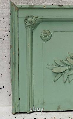 Fronton de porte ou panneau décoratif en bois et stuc patiné XIX siècle