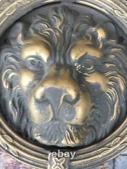 Grand heurtoir ou marteau de porte tête de lion ancien en bronze Ou Laiton 23 Cm