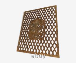 Grille de porte en fonte / 60.5 cms x 75 cms