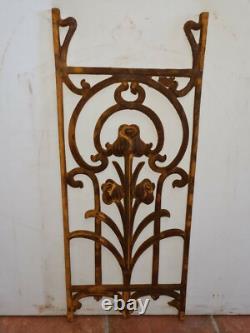 Grille de porte ou de fenêtre en fonte