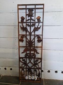 Grilles de porte en fonte / 29.5 cms x 94 cms X 2