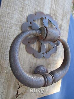 Gros heurtoir marteau de porte entrée Anneau rosace fer forgé ancien Lg 13,4 cm