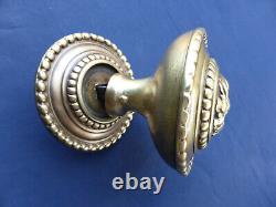Grosse poignée fixe rosace ronde laiton décoré porte d'entrée ancienne D 9,6 cm