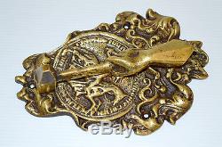 HEURTOIR ANCIEN BRONZE MARTEAU Frappant sur CHEVALIER en ARMURE MARTEAU de PORTE