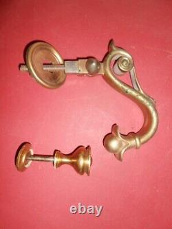 Heurtoir ancien en laiton XIX et son clou style Louis Philippe door knocker