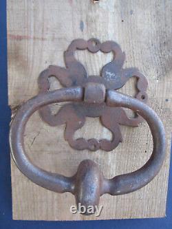 Heurtoir marteau de porte entrée Anneau rosace ouvragée fer forgé ancien 12,2 cm