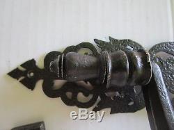 Heurtoir marteau de porte plaque rosace ouvragée gravée fer forgé ancien 36,5 cm
