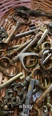 Lot De 60 Clefs Pour Meubles Anciens