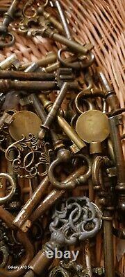 Lot De 60 Clefs Pour Meubles Anciens