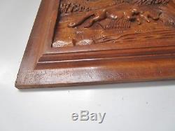 Paire de portes anciennes de meuble en bois sculpté-déco chasse -carved wood-