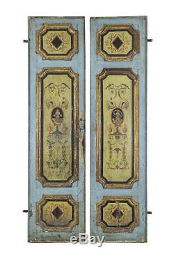 Paire de portes dapparat en bois à décor de grotesques, XVIIIe siècle