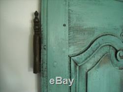 Portes armoire anciennes en chêne restaurées style Shabby finition cirée