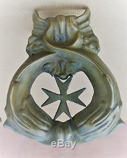 Rare heurtoir en bronze à décor de l'emblême de l'ordre de Malte