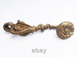 Rare poignée de crémone en bronze époque XVIIIe siècle serpent mordant une pomme